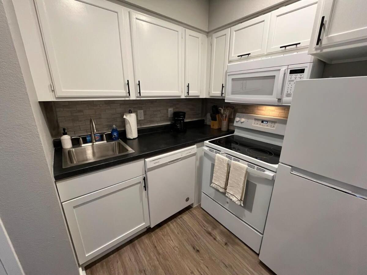 Aksarben 1 Bedroom-Close To I-80 Омаха Екстериор снимка