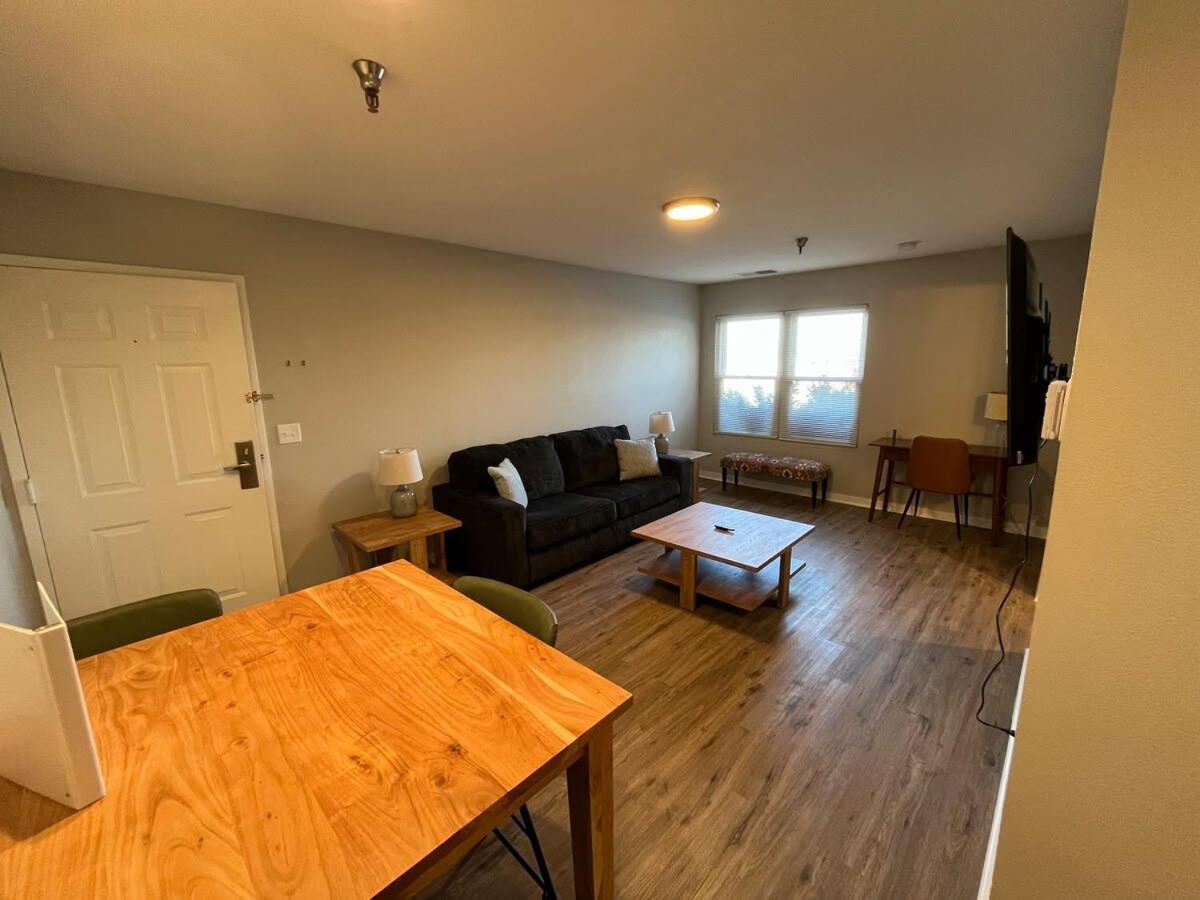 Aksarben 1 Bedroom-Close To I-80 Омаха Екстериор снимка